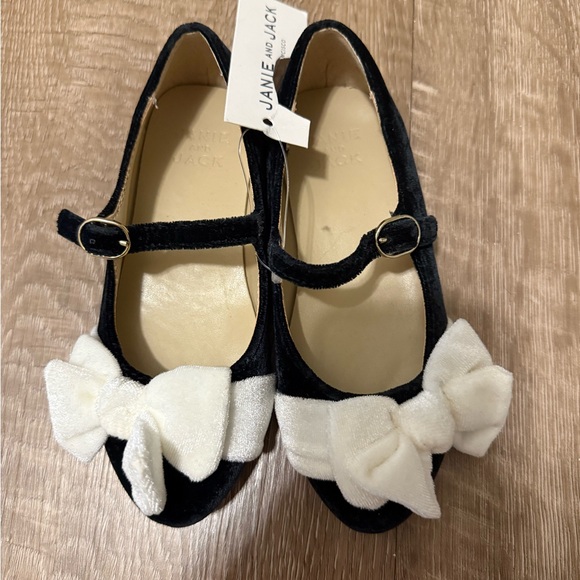 Janie and Jack Black and White Dress Shoes with Bow